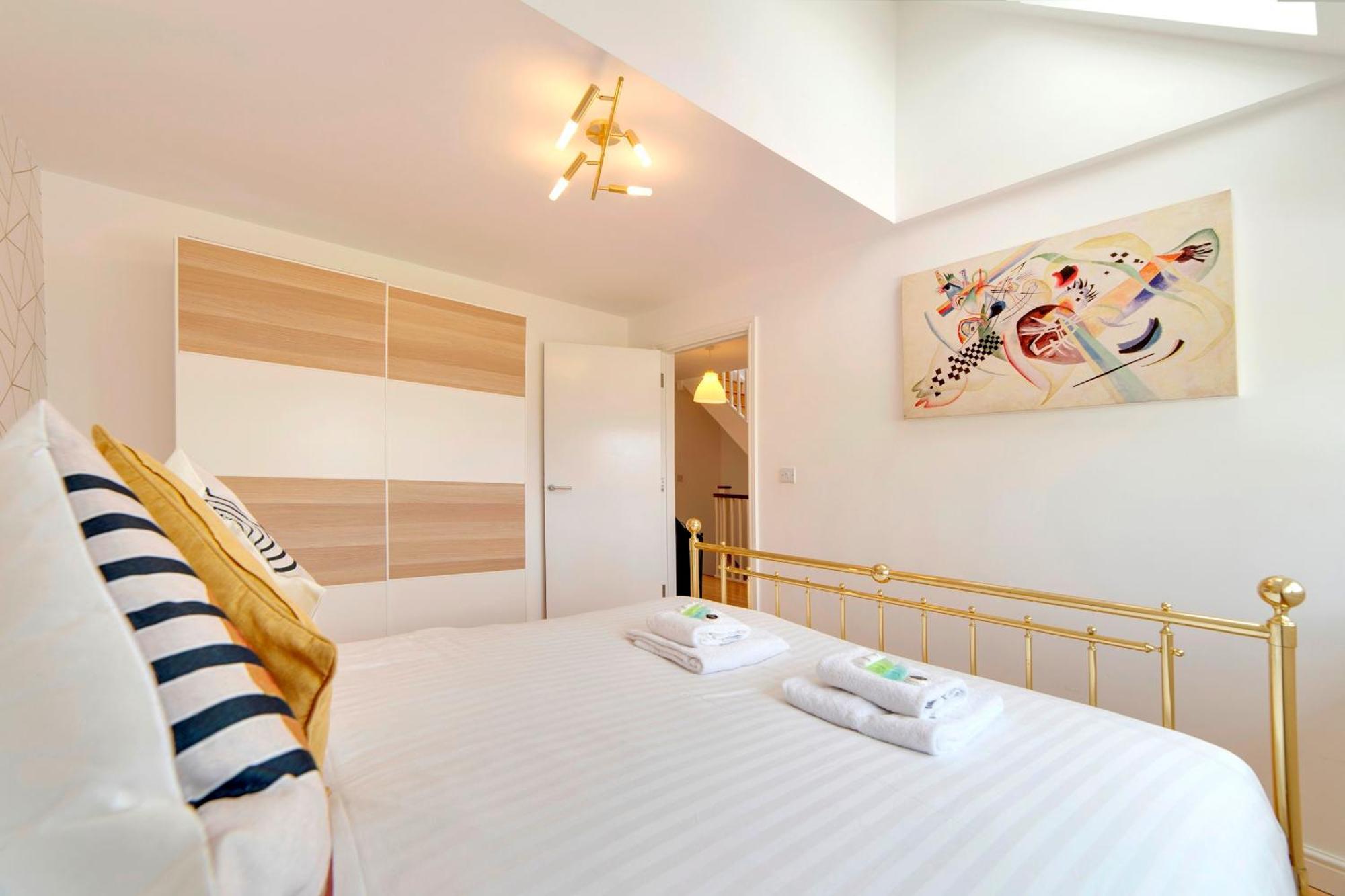 Pass The Keys 49 Byron Square Modern And Spacious 3 Bed Home With Free Parking CBG Eksteriør billede