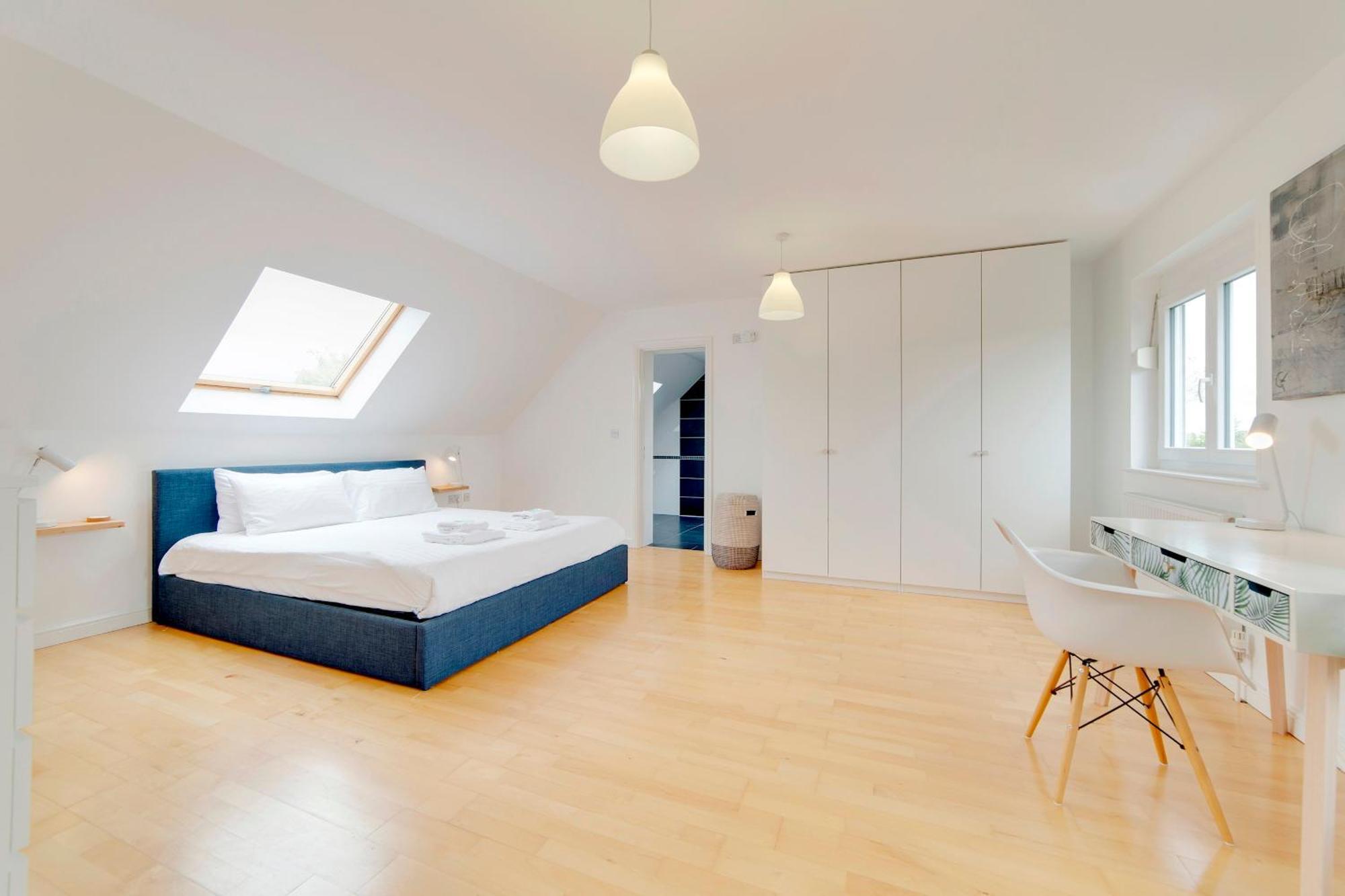 Pass The Keys 49 Byron Square Modern And Spacious 3 Bed Home With Free Parking CBG Eksteriør billede
