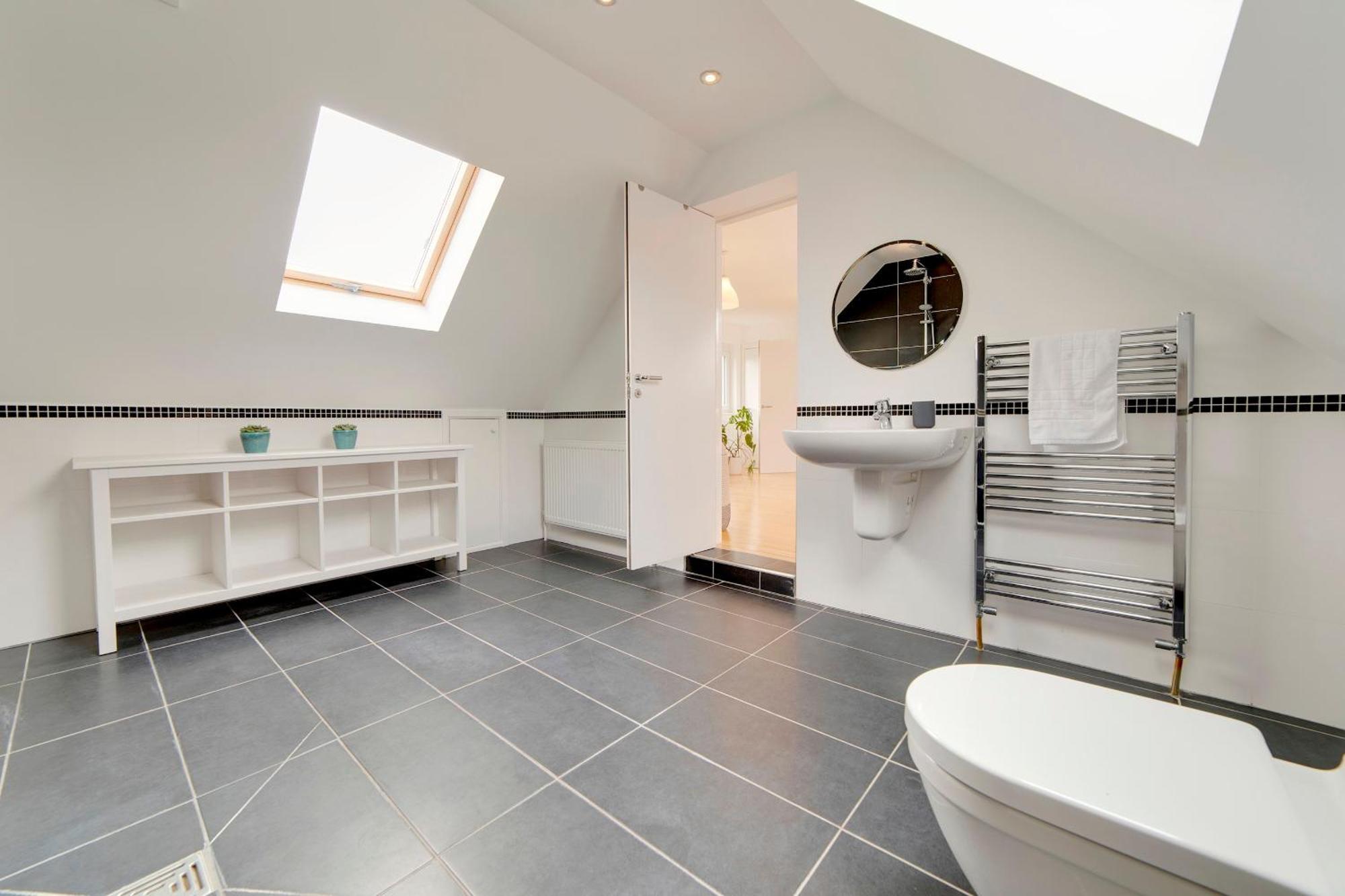Pass The Keys 49 Byron Square Modern And Spacious 3 Bed Home With Free Parking CBG Eksteriør billede