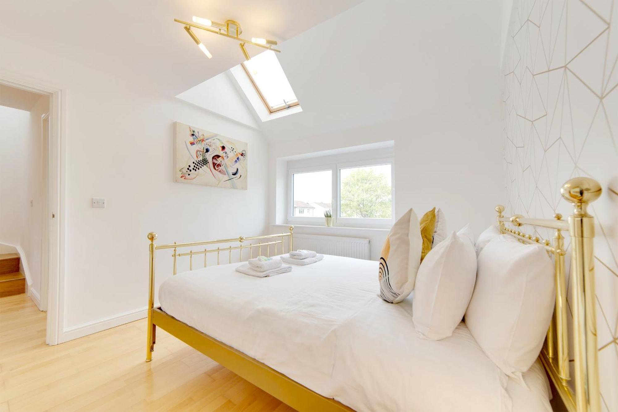 Pass The Keys 49 Byron Square Modern And Spacious 3 Bed Home With Free Parking CBG Eksteriør billede