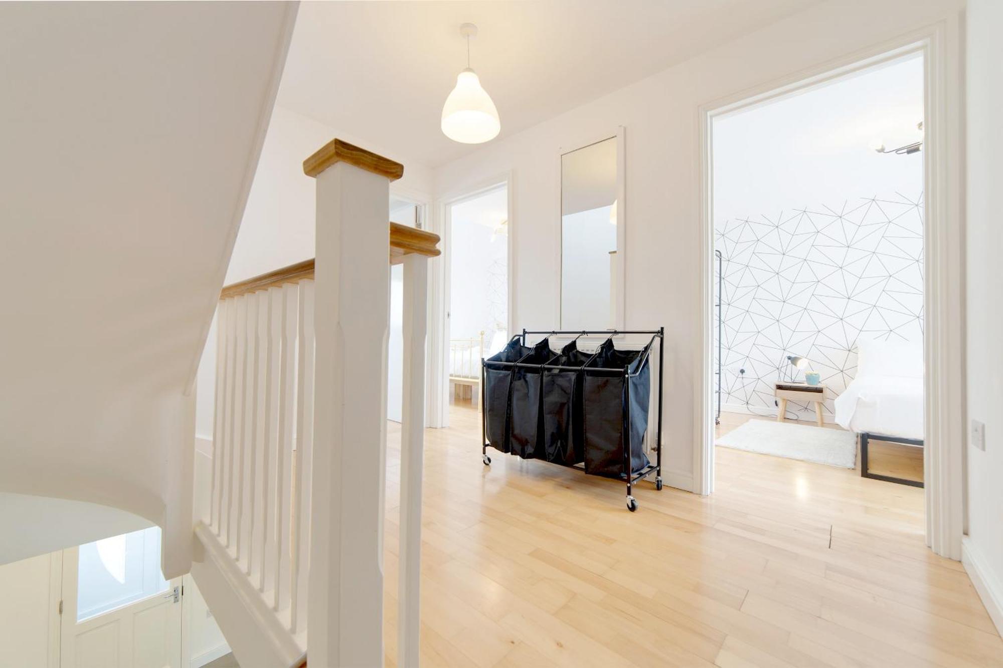Pass The Keys 49 Byron Square Modern And Spacious 3 Bed Home With Free Parking CBG Eksteriør billede