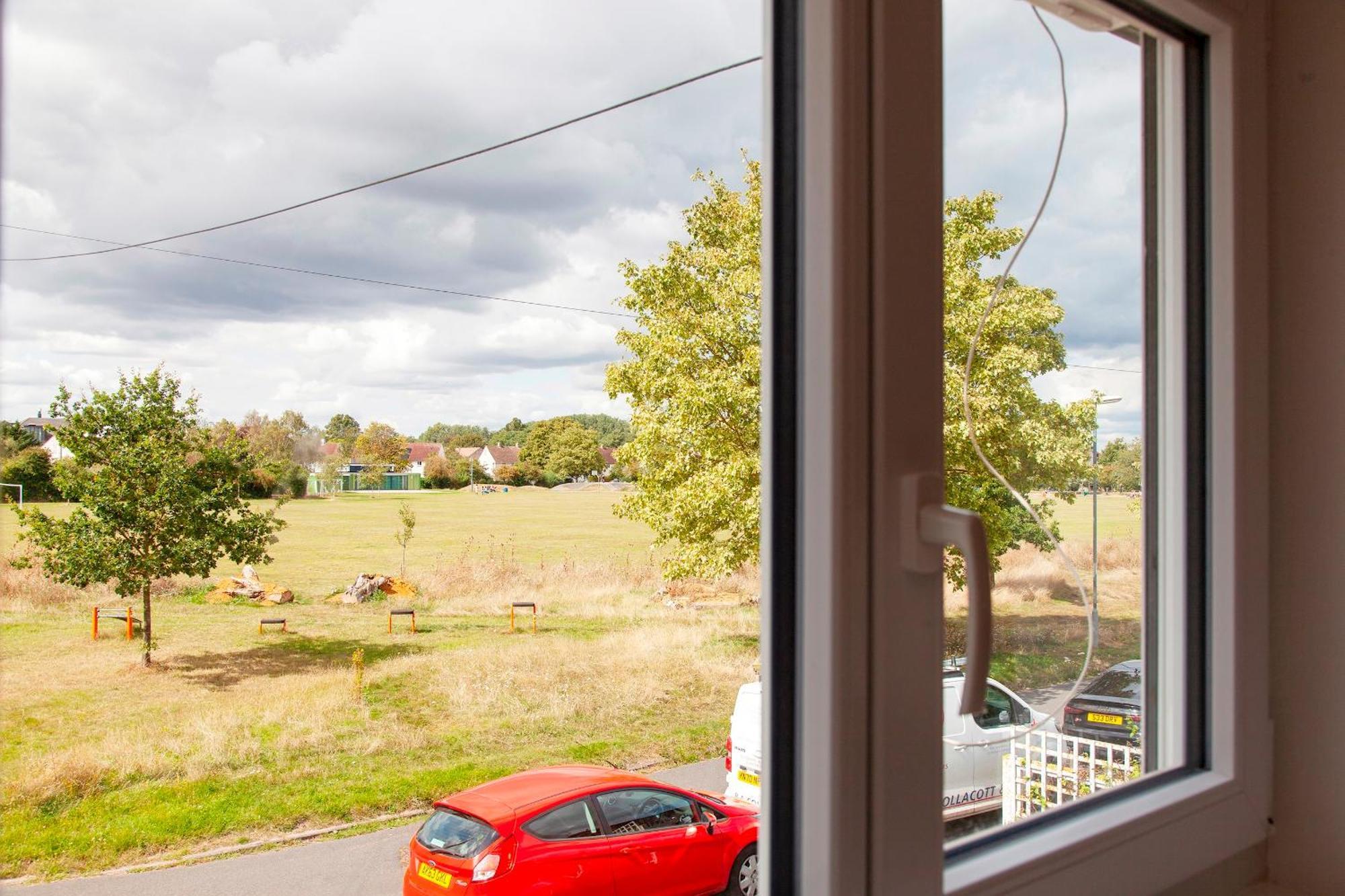 Pass The Keys 49 Byron Square Modern And Spacious 3 Bed Home With Free Parking CBG Eksteriør billede